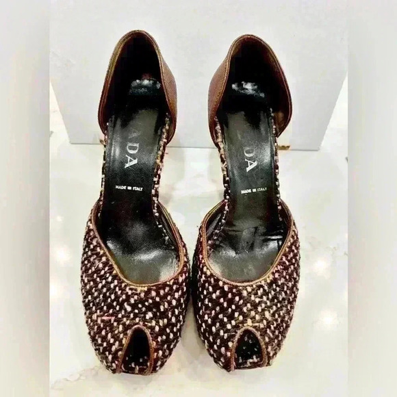 🔥🔥Prada Italian-Crafted Brown Tweed & Leather D'Orsay Heels Ladies Size 37.5 - Picture 1 of 9